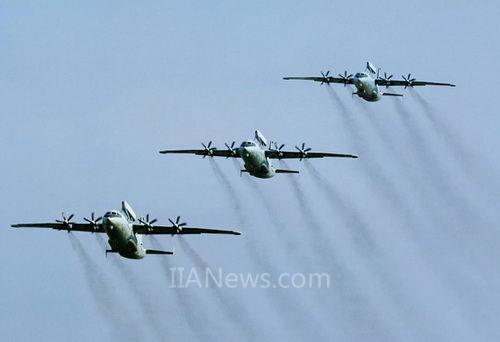 国庆阅兵：多传感器空军空警2000已具战斗力