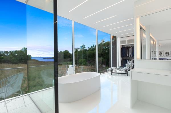 The primary suite bathroom.