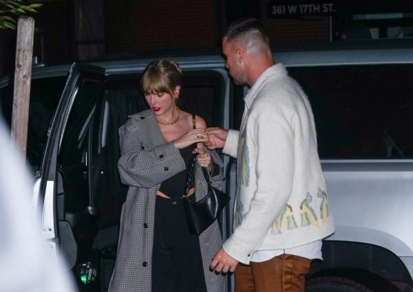 Travis Kelce and Taylor Swift 