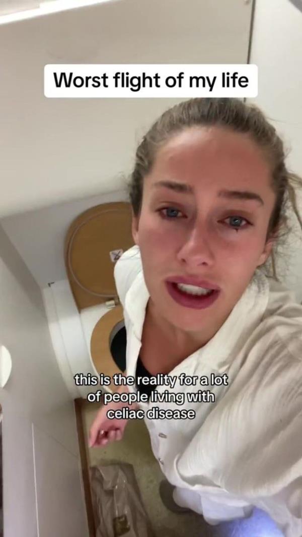 TikTok star Chlo? Chapdelaine in a plane toilet