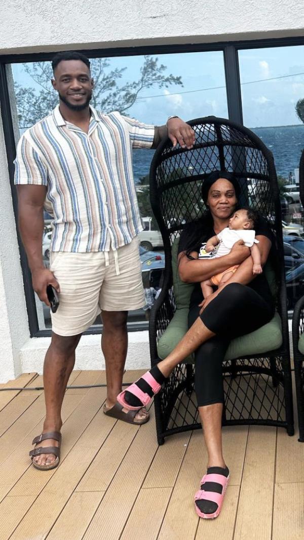 NFL player Neville Hewitt blasted immigration officials after his mom was detained by ICE ahead of Saturday's playoffs