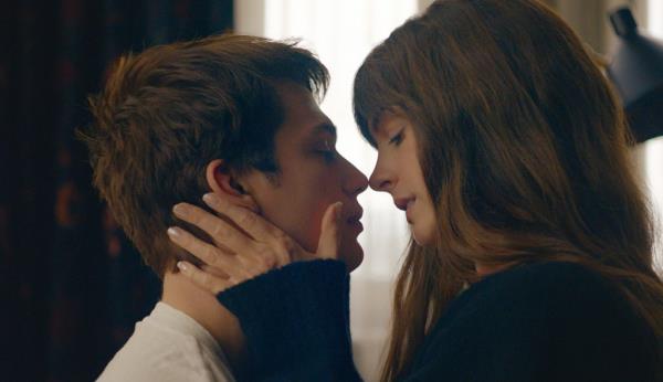 Nicholas Galitzine and Anne Hathaway in 