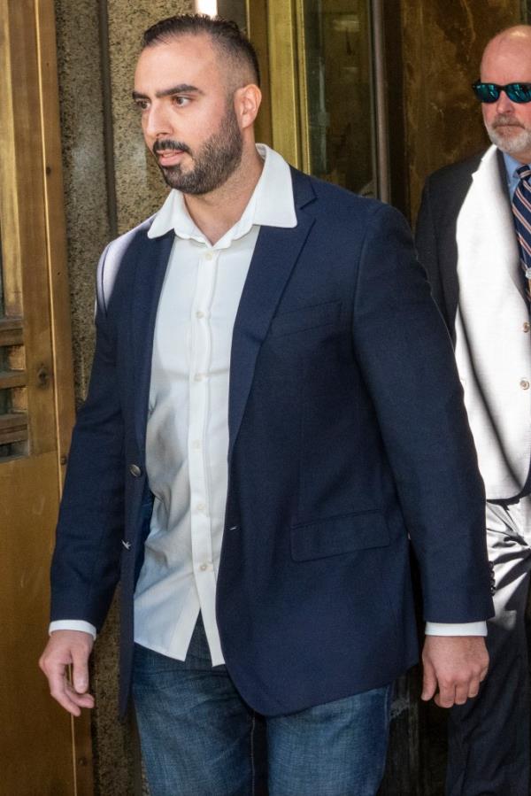Zapata allegedly punched the 43-year-old victim 13 times in less than nine seco<em></em>nds after he had asked the officers to put on face masks. 
