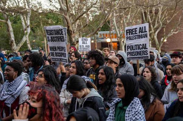 protesters at MIT