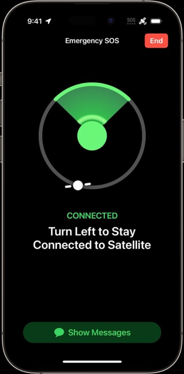 Emergency SOS via satellite - iPhone 14 screenshot.