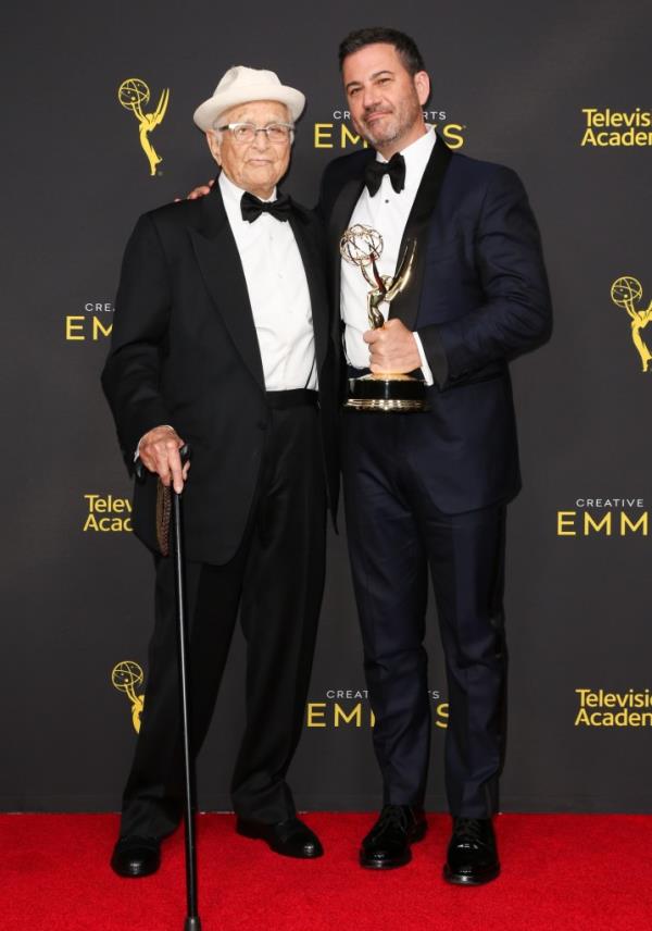 Late night host Jimmy Kimmel got emotio<em></em>nal during his show Wednesday while paying tribute to Norman Lear, who passed away at the age of 101. 