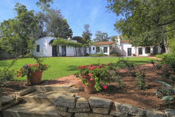 This Los Angeles Spanish hacienda-style home is the o<em></em>nly property Marilyn Mo<em></em>nroe ever owned. She was found dead inside of it in August 1962.