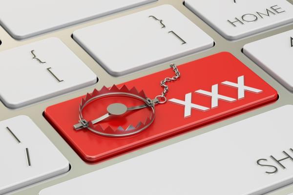 keyboard key with a bear trap on it