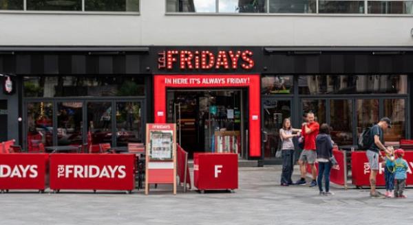 The fro<em></em>natge of TGI Fridays restaurant in Leicester Square