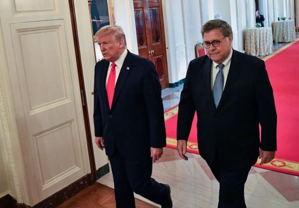 Do<em></em>nald Trump and Bill Barr