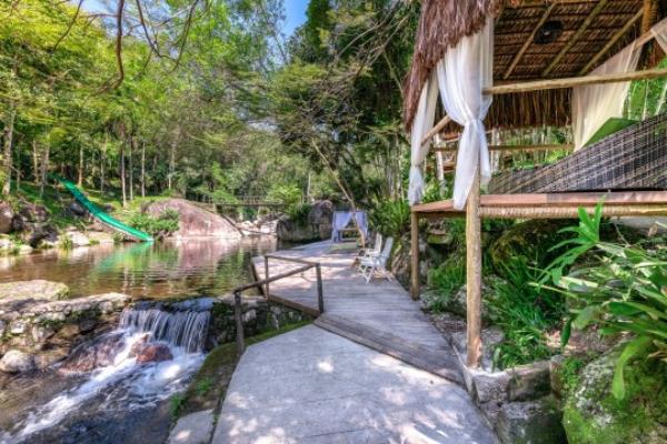 Tropical Forest Apartment (Ilhabela, Brazil)