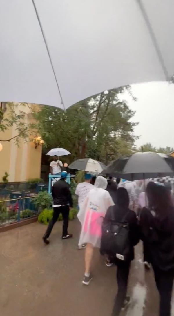 The Anaheim-ba<em></em>sed park still played host to rain-or-shine fundraiser CHOC Walk in the Park over the weekend. Users on social media shared footage from the event, wher<em></em>e Disneyland workers said the park provided foot dryers.