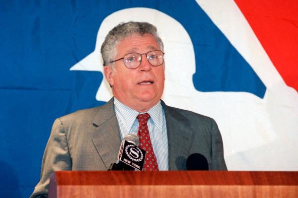 Ravitch worked as a labor negotiator for Major League ba<em></em>seball in 1994.