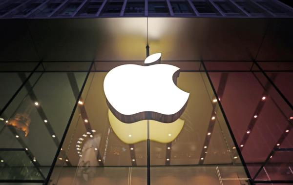 Apple has yet to comment on Copeland's petition.