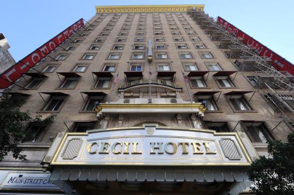  The body of 21-year-old Canadian tourist Elisa Lam was found in a water tank on the roof of the hotel three weeks after she went missing, police said. 