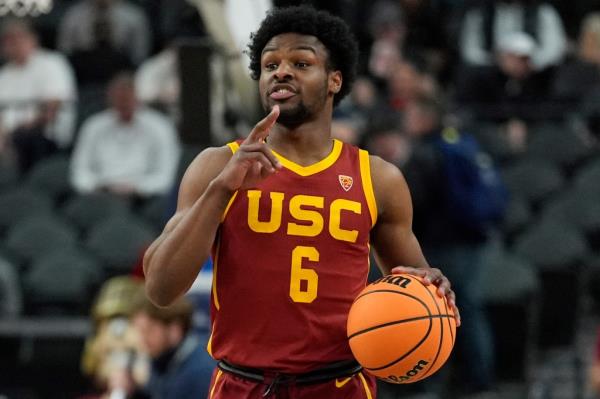 Bro<em></em>nny James played for USC this past season.