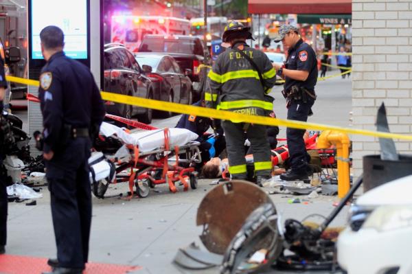 The scene of the crash in Gramercy.