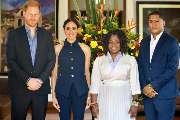 Handout picture released by Colombia's Vice Presidency press office showing Britain's Prince Harry (L), Duke of Sussex, and his wife Meghan (2-L) with Colombian Vice President Francia Marquez (2-R) and her husband Yernei Pinillo in Bogota on August 15, 2024. Prince Harry and his wife, American actress Meghan Markle, arrived in Colombia at the invitation of Vice President Francia Marquez, with whom they will attend various meetings with women and young people to reject discrimination and cyberbullying. (Photo by Handout / Colombian Vice-Presidency / AFP) / RESTRICTED TO EDITORIAL USE - MANDATORY CREDIT 'AFP PHOTO / COLOMBIA'S VICE PRESIDENCY PRESS OFFICE' - NO MARKETING - NO ADVERTISING CAMPAIGNS - DISTRIBUTED AS A SERVICE TO CLIENTS (Photo by HANDOUT/Colombian Vice-Presidency/AFP via Getty Images)