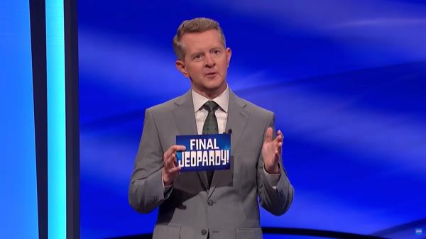 Craig further irked fans during the show's Final Jeopardy round after Jennings, 49, read the 