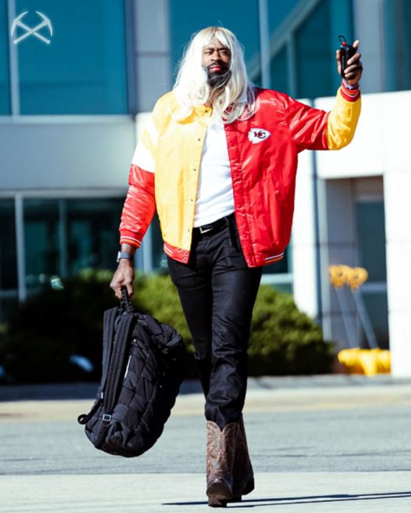 Denver Nuggets center DeAndre Jordan went as Taylor Swift for Halloween with a blo<em></em>nde wig and Kansas City Chiefs bomber jacket  while he and his teammates waited to board their plane on October 31, 2023. 