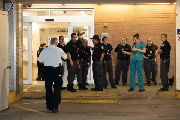 First respo<em></em>nders at the hospital.
