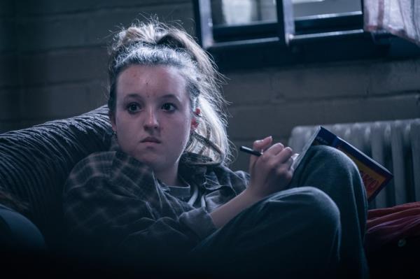 Kelsey (Bella Ramsey) is addicted to drugs when we first meet her in 