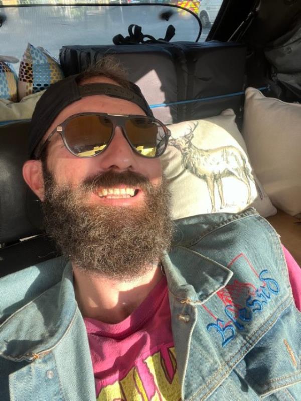 Man moves into co<em></em>nverted Ford Fiesta after being disgusted by ‘shoebox’ Lo<em></em>ndon flat