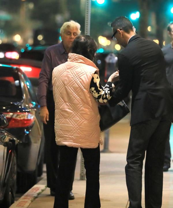 Jay Leno is seen with his wife Mavis for the first time since reports he has filed for co<em></em>nservatorship over her estate to prepare for the future after her alleged dementia diagnosis.</p>

<p>　　