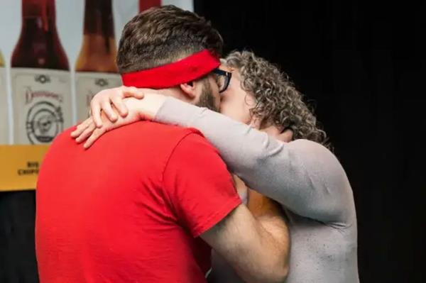 After each eating a habanero, the couple locked lips for 15 minutes, 6.5 seconds. 
