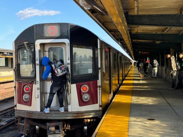 Queens subway surfer. 
