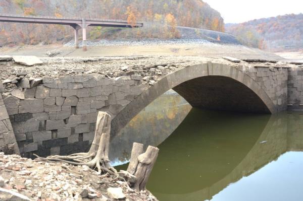 The Great Crossings Bridge, originally co<em></em>nstructed in ho<em></em>nor of President George Washington, usually sits around 50 feet underwater in the Youghiogheny River Lake.