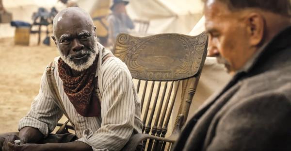 Glynn Turman, Kevin Costner in 