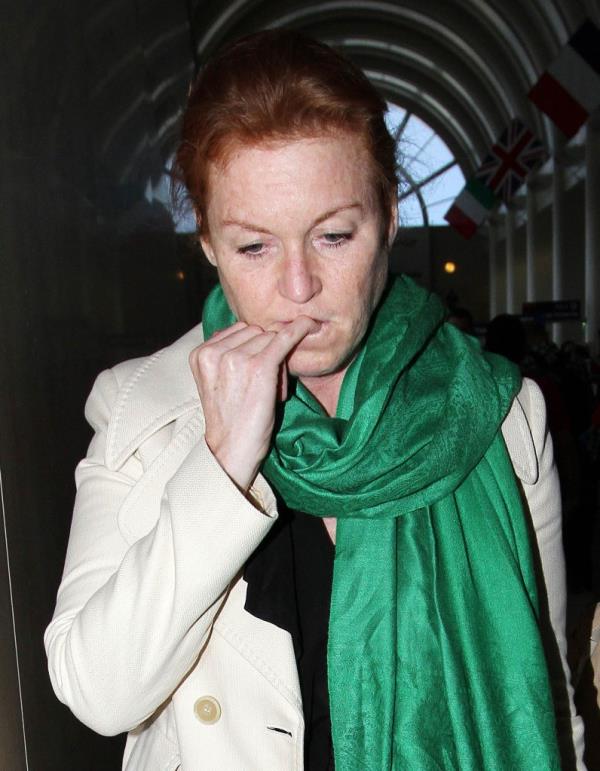 SARAH FERGUSON ARRIVES AT LOS ANGELES INTERNATIo<em></em>nAL AIRPORT in 2010.