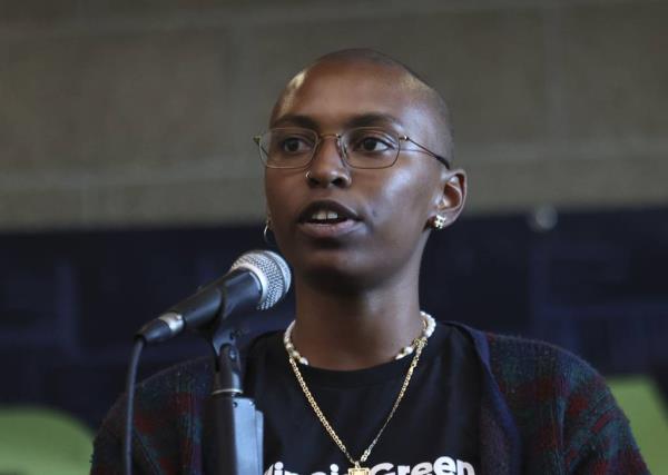 Kennedy Bartley, of United Working Families, speaks at Little Village Lawndale High School in Little Village as part of a tour promoting Green New Deal legislation on Saturday, Nov. 18, 2023.