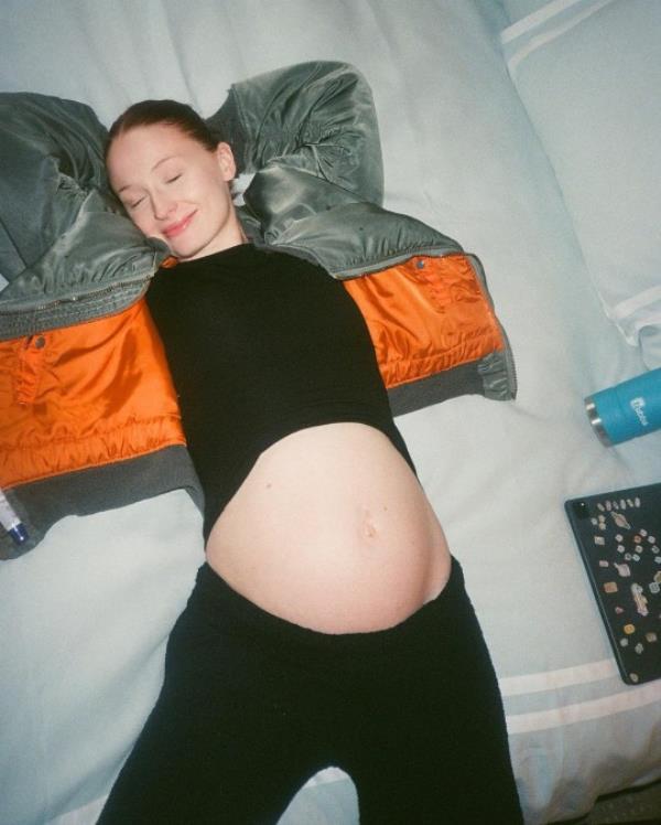Sophie Turner . 
