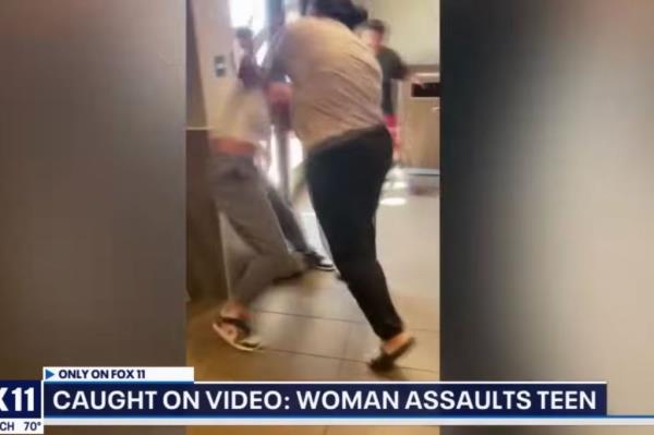 Kassidy Jo<em></em>nes said that she and her classmates were at the restaurant when an unidentified woman cornered her and started attacking her.