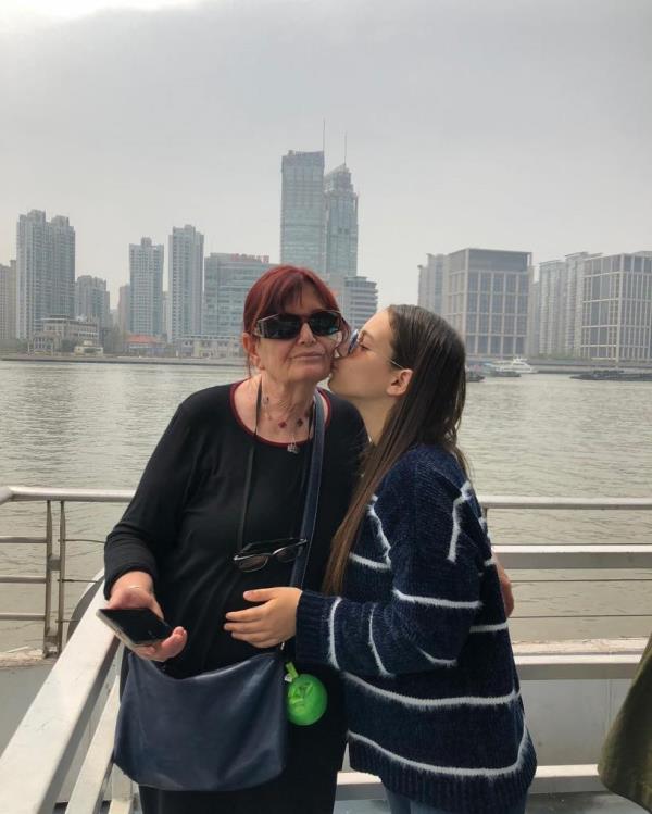 Mor and grandmother