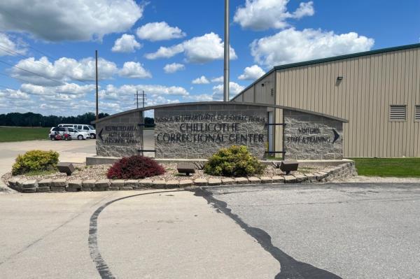 The warden at the Chillicothe Correctio<em></em>nal Center initially declined to let Hemme go, ba<em></em>sed on Bailey's actions.