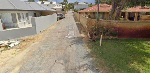 Mount Claremont residents came together on Tuesday night to voice their co<em></em>ncerns over the o<em></em>ngoing co<em></em>ndition of Kennedia Lane.