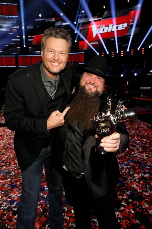 Blake Shelton and Sundance Head at the season 11 finale of 