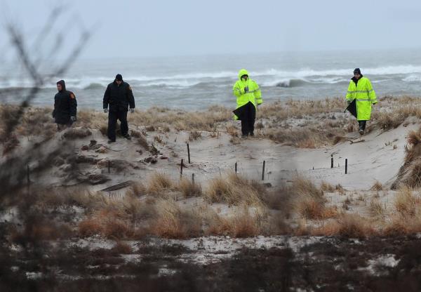 Gilgo Beach being searched by cops