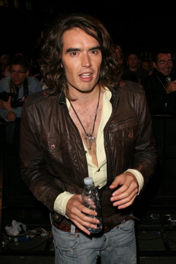 Russell Brand . 
