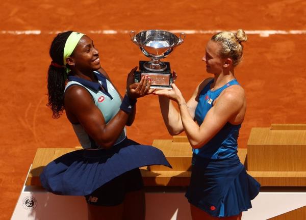 Paolini beaten again as Gauff, Siniakova win French Open doubles