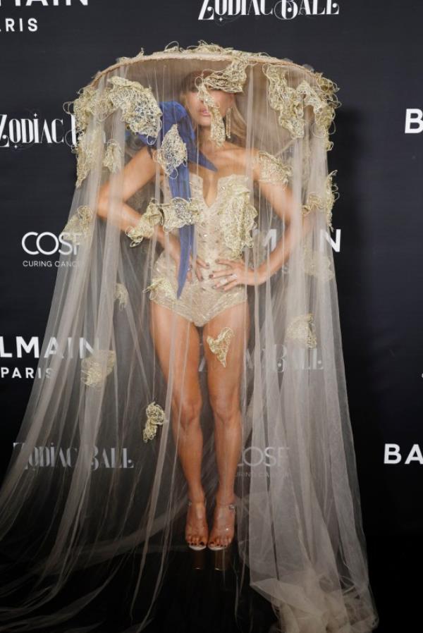 Kate Beckinsale attends the 2023 Zodiac Ball at The Houdini Estate on September 28, 2023 in Los Angeles, California