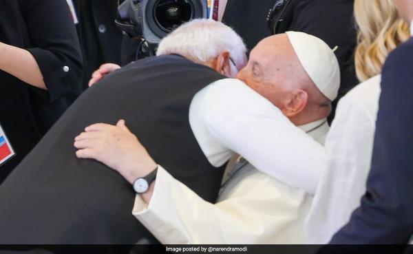 At G7 Summit, PM And Pope Share Warm Embrace, Then An India Invite
