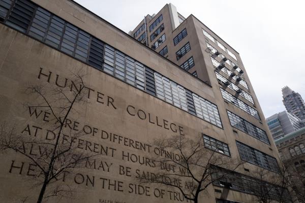  One of Raab’s goals for Hunter College is to “show that affordable does not have to mean second-class and to prove that New York can provide opportunity and access to those who could not otherwise move up the ladder.”</p>

<p>　　