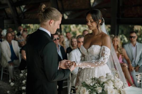 Tina and Jason saying 'I do' in Bali