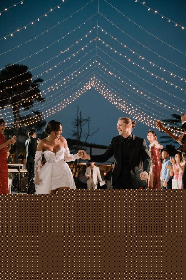 Tina and Jason hitting the dance floor together