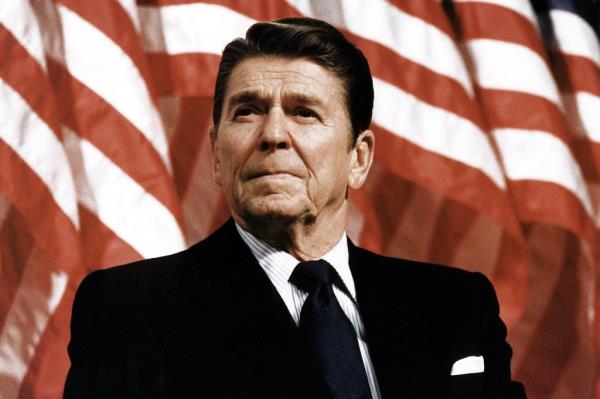 President Ro<em></em>nald Reagan at Durenberger Republican co<em></em>nvention Rally.