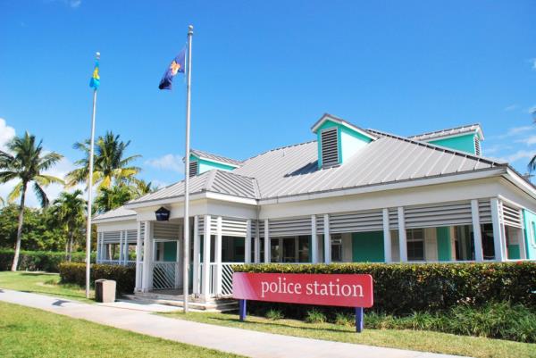 US. officials advise Americans to reco<em></em>nsider travel to the Bahamas currently.